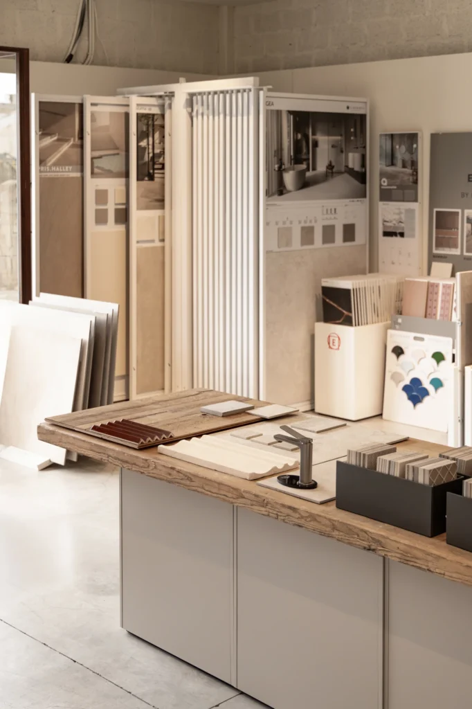 Interior del showroom de cerámica de Sa Dutxeta, imagen 6
