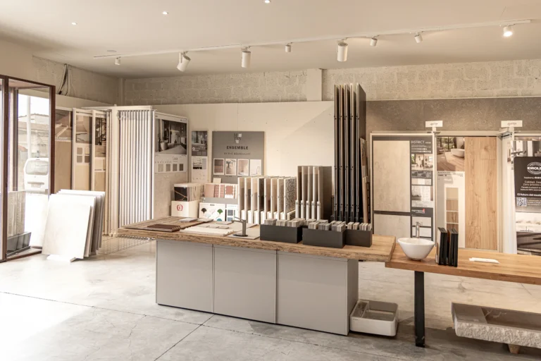Interior del showroom de cerámica de Sa Dutxeta, imagen 7