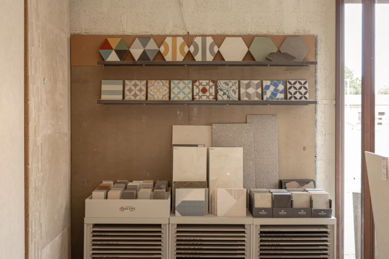 Interior del showroom de cerámica de Sa Dutxeta, imagen 8